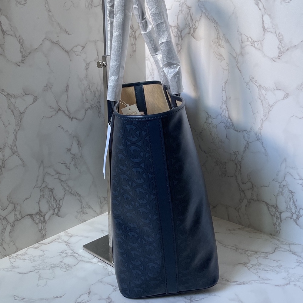 Michael Kors Tote - Picture 5 of 8